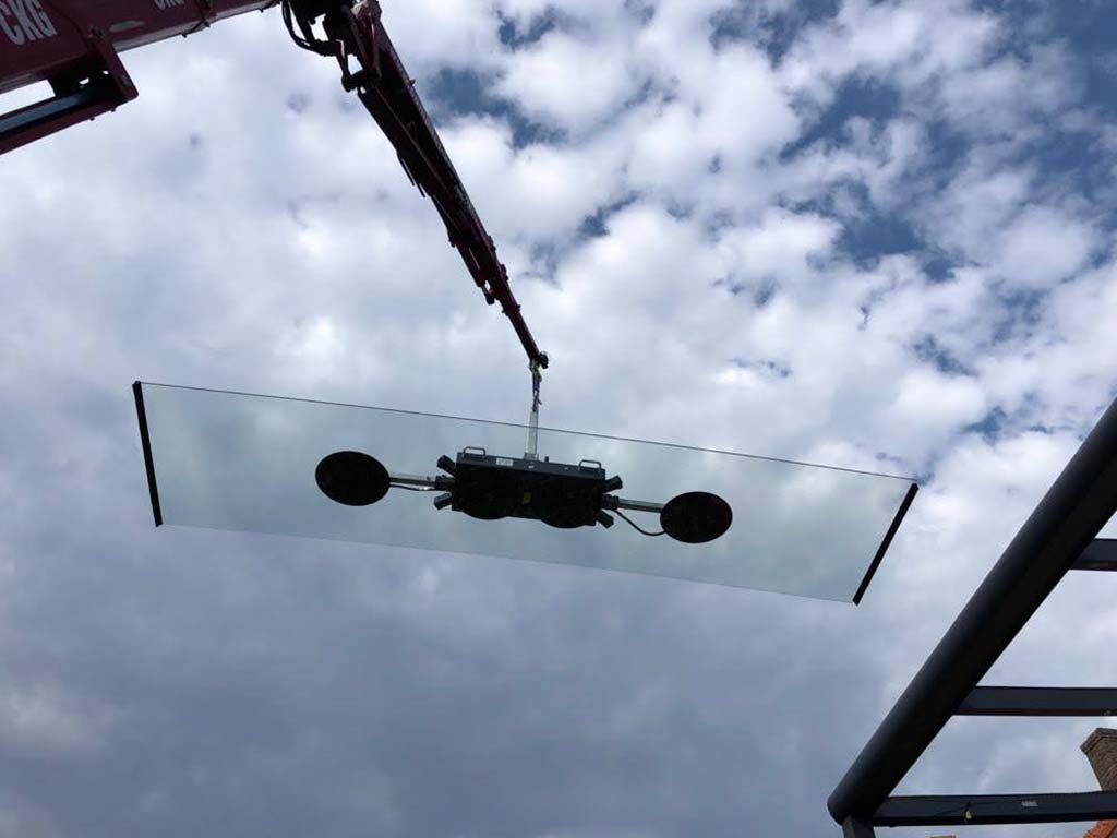 Grip lifting equipment aan het werk